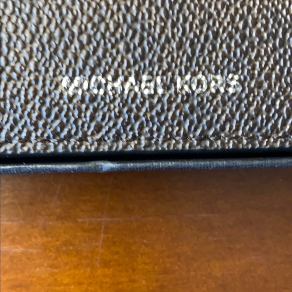 Jet Set MK Slim billfold wallet. - Picture 7 of 8